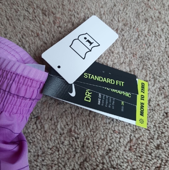 NWT Nike 10k Femme shorts - Picture 4 of 6